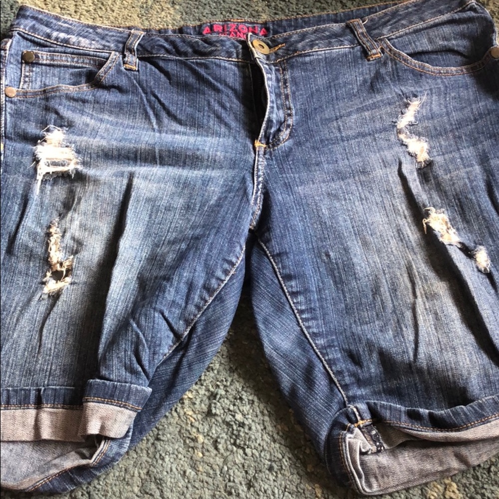 Arizona Jean Co. Junior size 17 Bermuda shorts